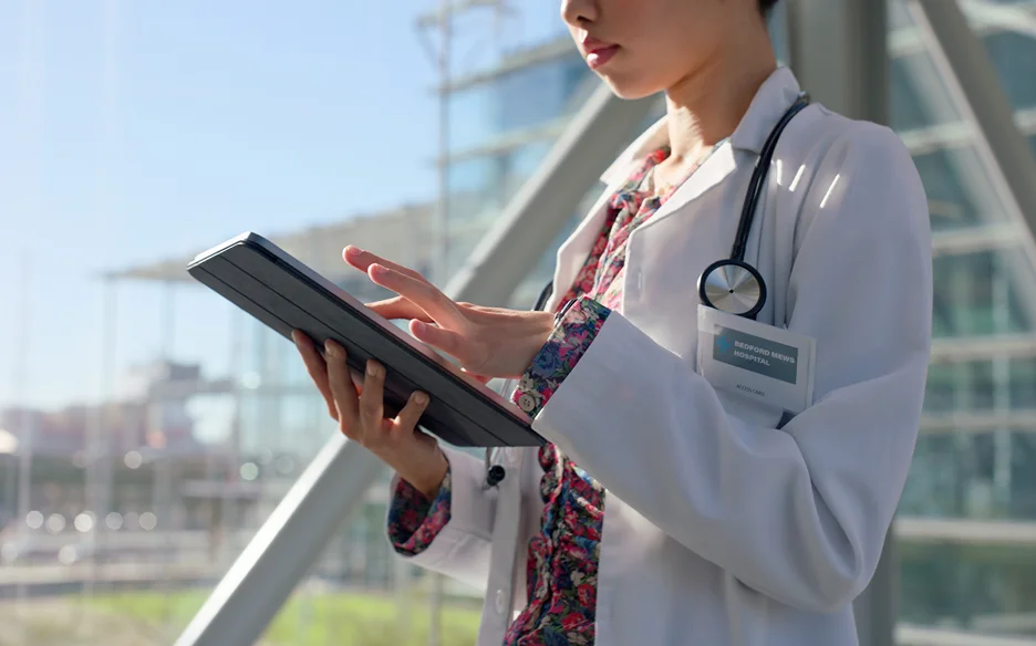 A Medical Doctor using EHR